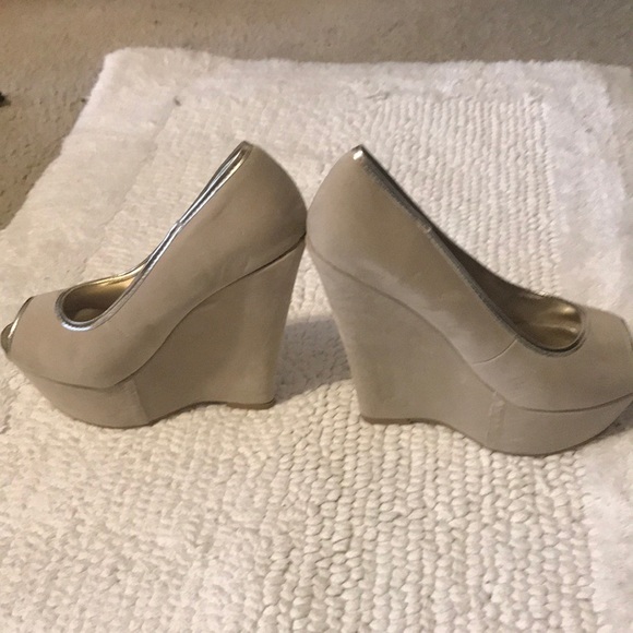 Shoes - Picture 2 of 4